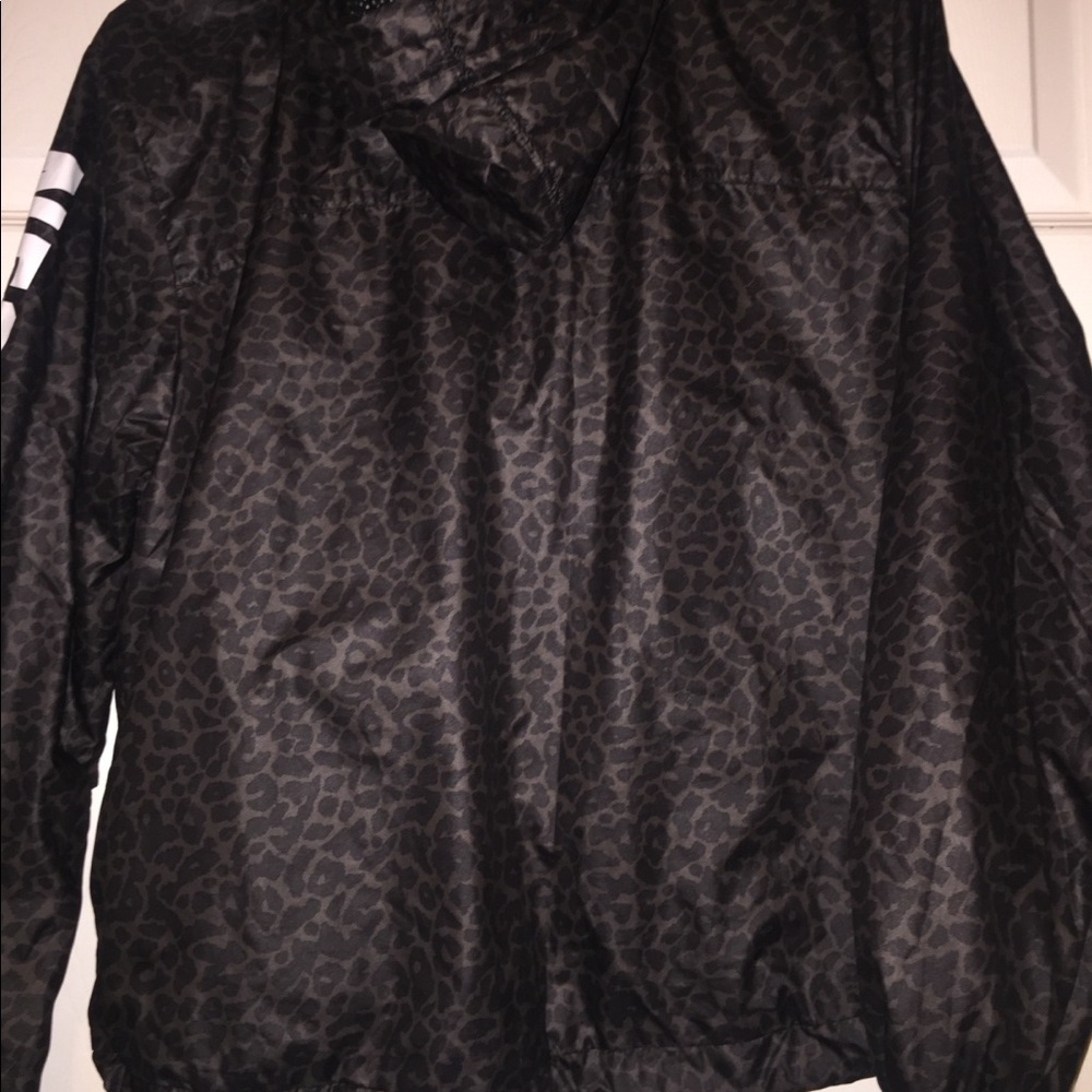 Windbreaker jacket - Picture 2 of 6